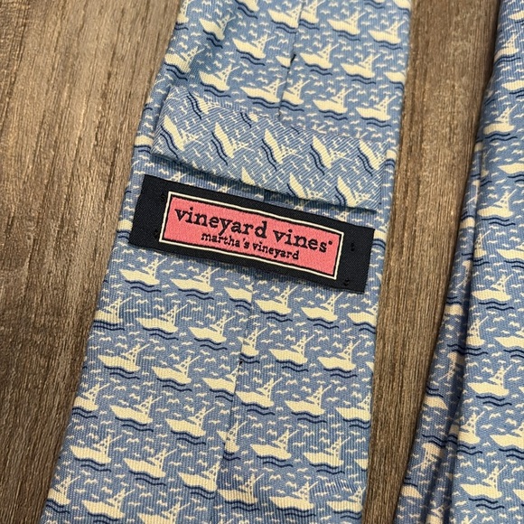Vineyard Vines YOUTH Sailboat Tie - Picture 4 of 6